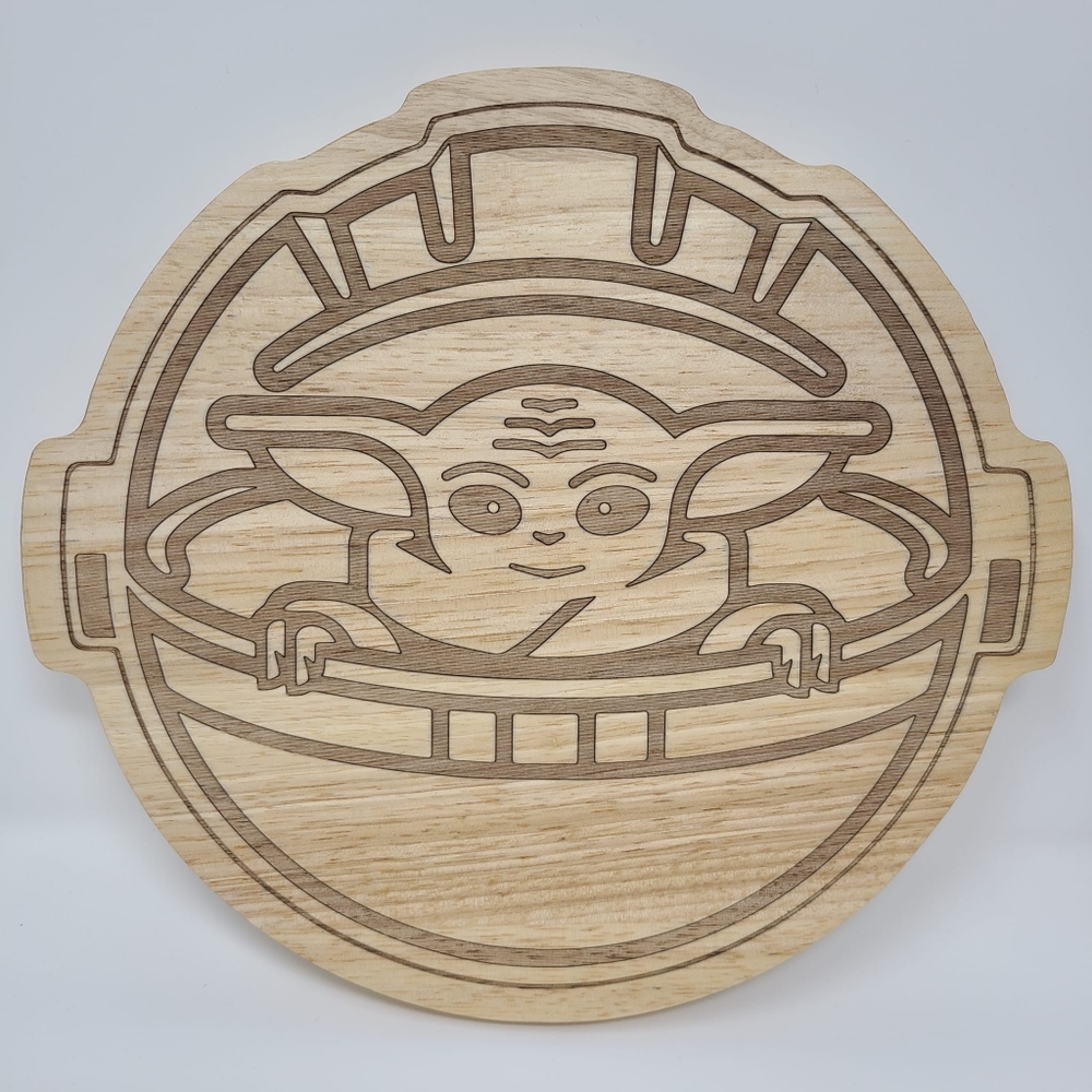 Star Wars The Mandalorian Yoda serving board with engraved details charcuterie